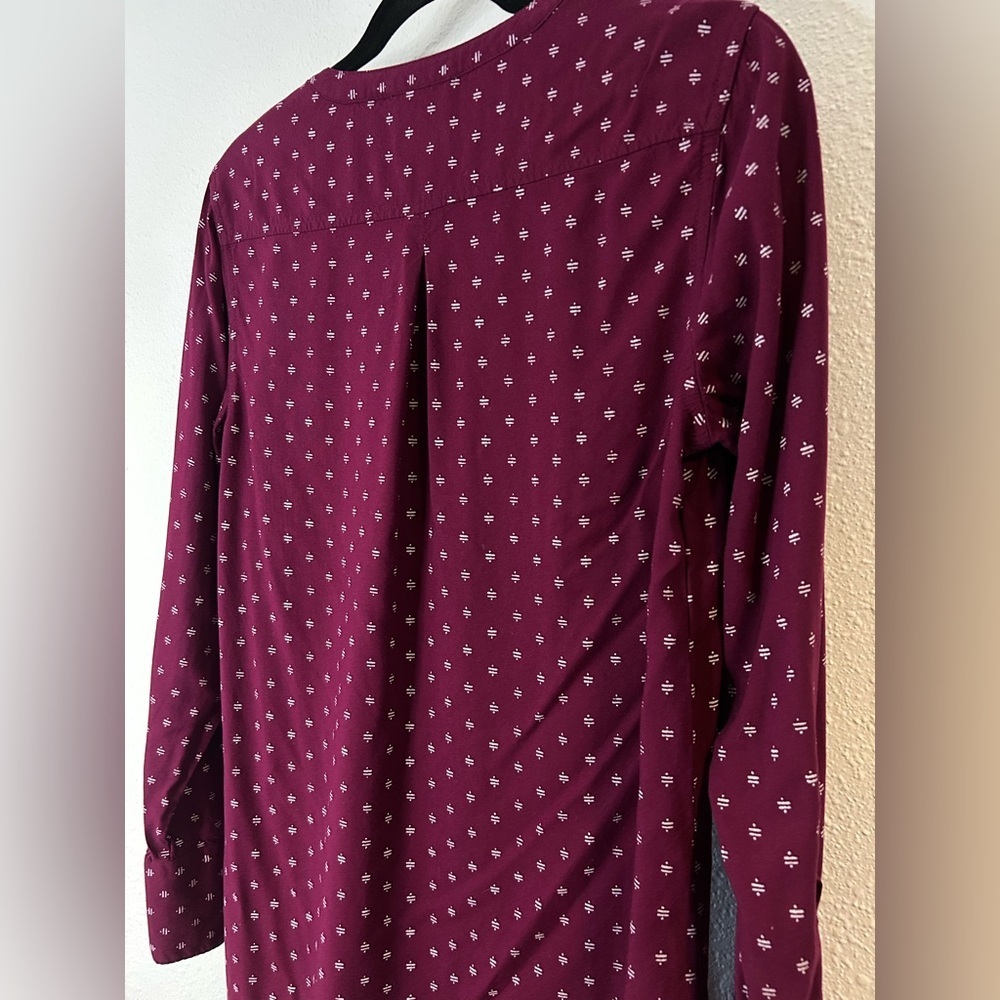 Merona Maroon Patterned Blouse Size Medium - Picture 4 of 6